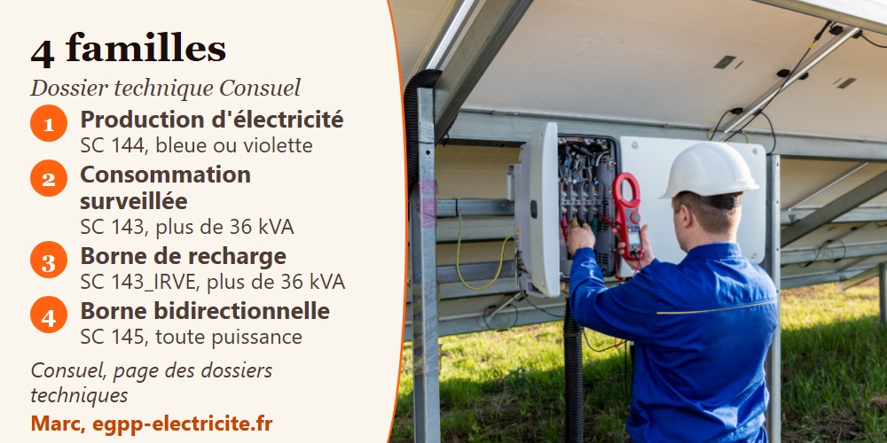 Technicien mesurant dans un onduleur photovoltaïque ouvert, avec les quatre familles de dossiers techniques du Consuel
